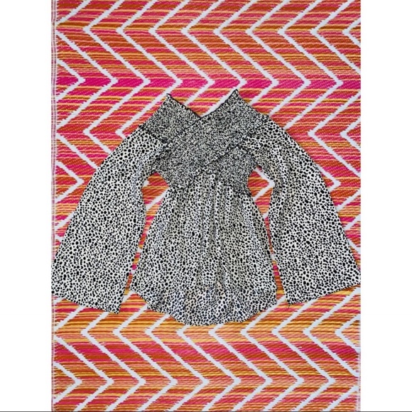 ***SOLD***🖤Blouse🖤 - Picture 2 of 5